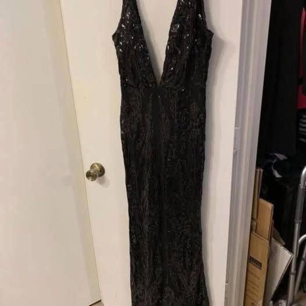 LBD Sequin Embellished Prom Dress/Ball Gown Size Medium